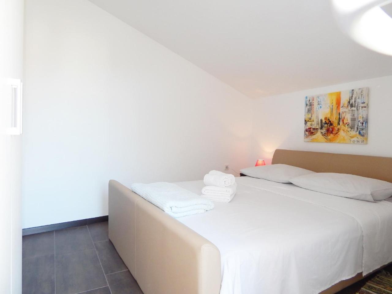 Apartments Andrea Podstrana Ngoại thất bức ảnh